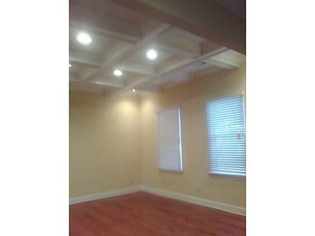 Photo - 3296 Myrtle St