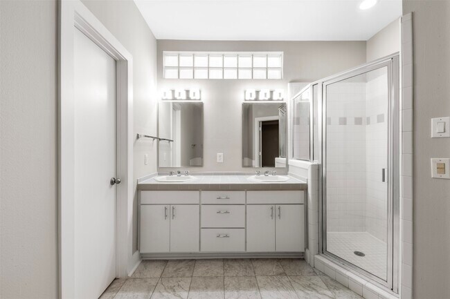 Photo - 9716 Linkmeadow Ln