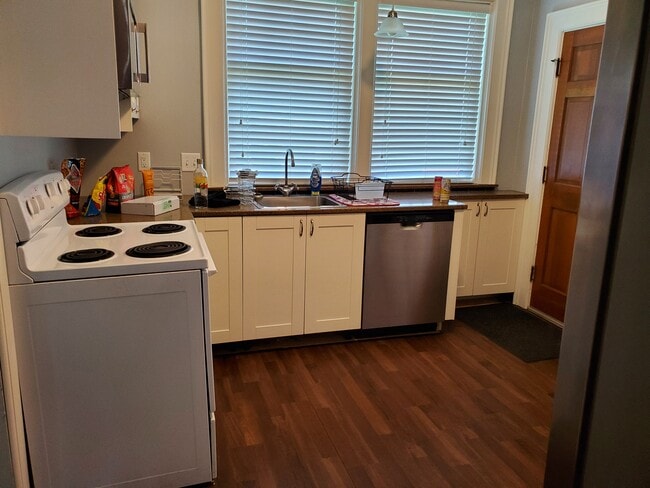 Photo - 318 Marston Ave Unit 318 Marston Avenue