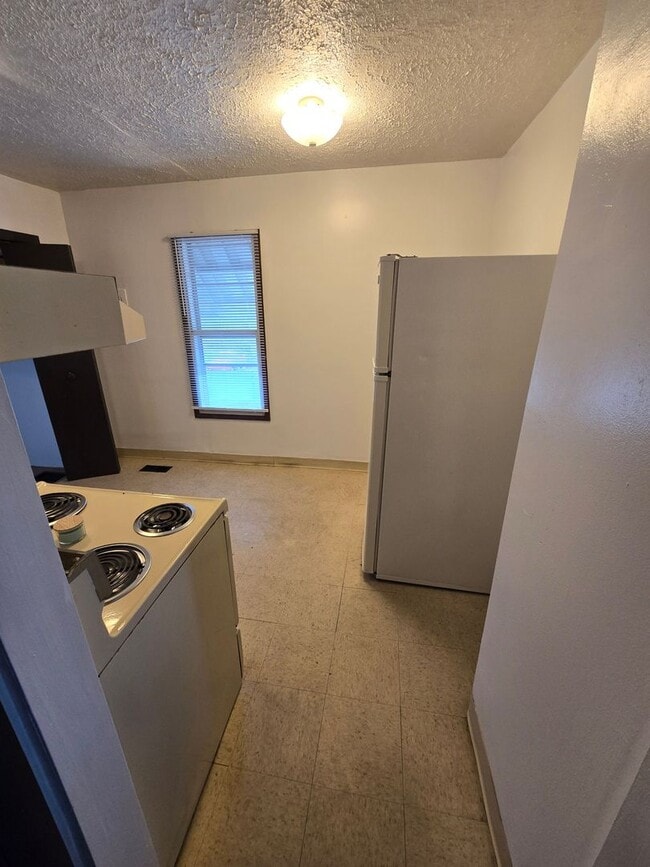 Photo - 406 1/2 S Hague Ave-
