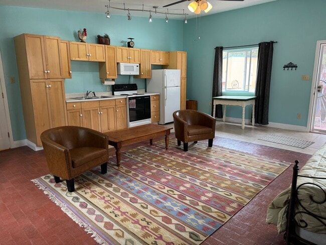 Photo - 20 Axton Ln