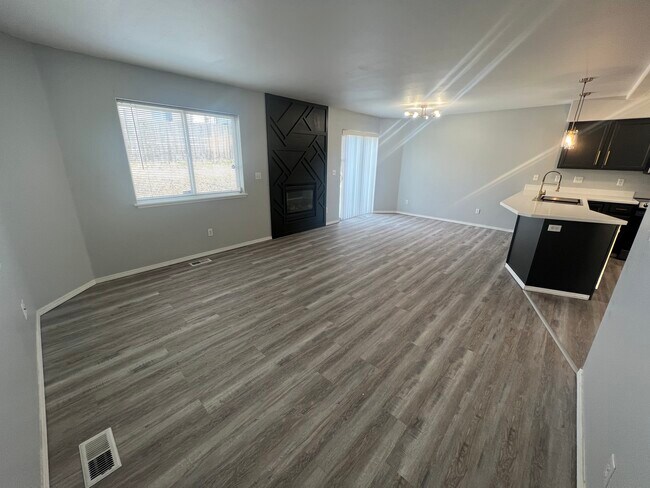 Photo - 6475 Whispering Loop