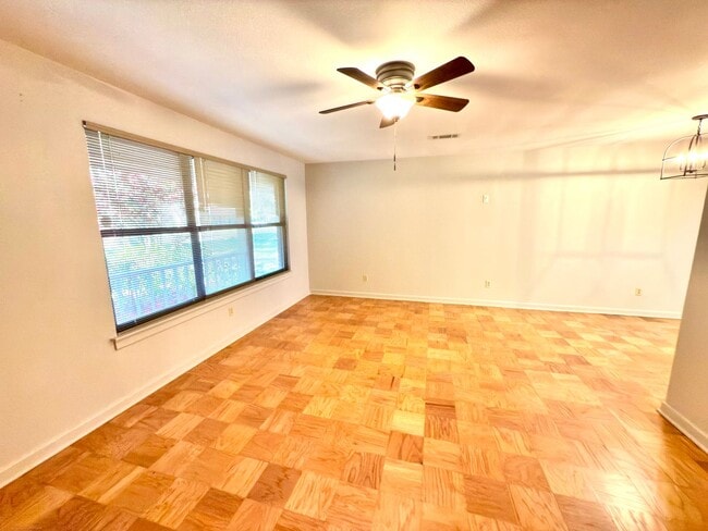 Photo - 424 Highland Park Dr