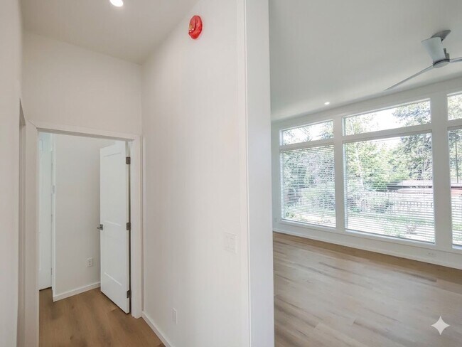 Photo - Fully Fenced Private Single-Level 2x2 Retreat in Bend with Bonus Office Nook!