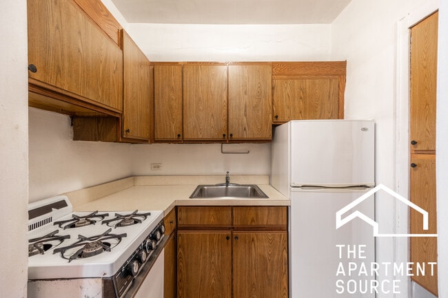 Photo - 1154 N Dearborn St