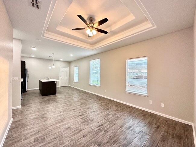 Photo - 630 Dawson Rd