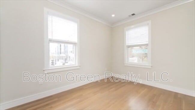 Photo - 2A Rossmore Rd