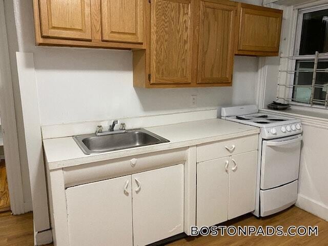 Photo - 1589 Beacon St Unidad B