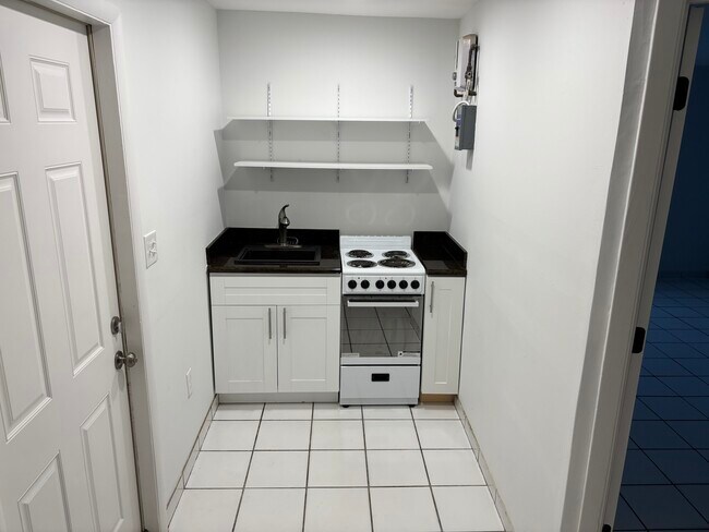 6700 SW 40th St Unit South Miami 1/1