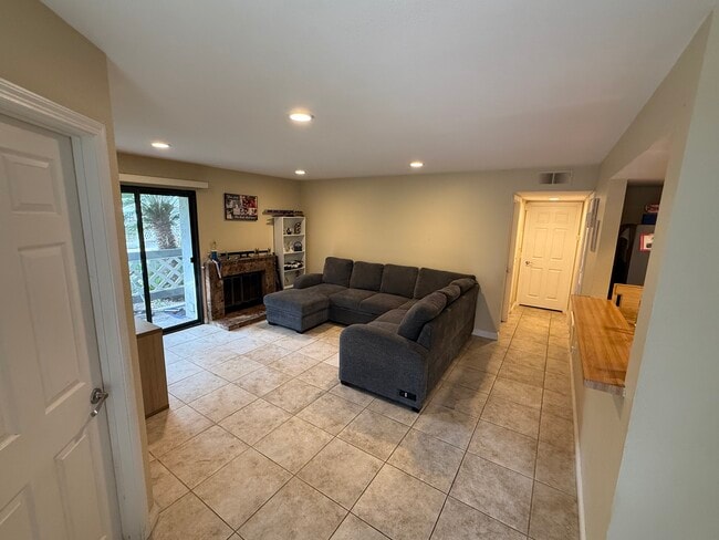 Building Photo - 13222 Salmon River Rd Unit 102 Rental