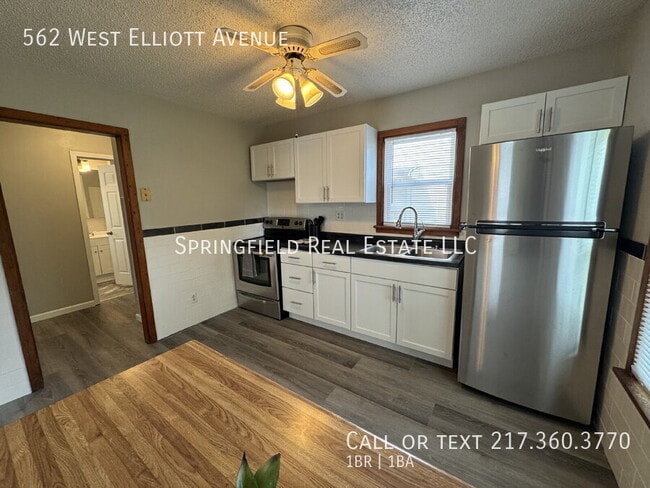 Photo - 562 W Elliott Ave