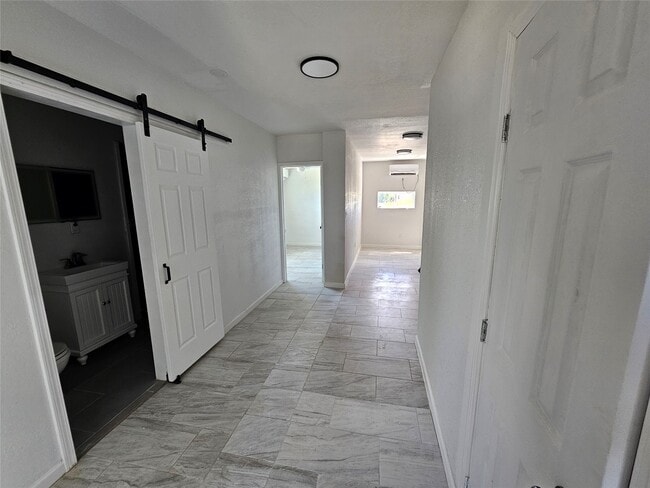 Photo - 1368 Rd 5735