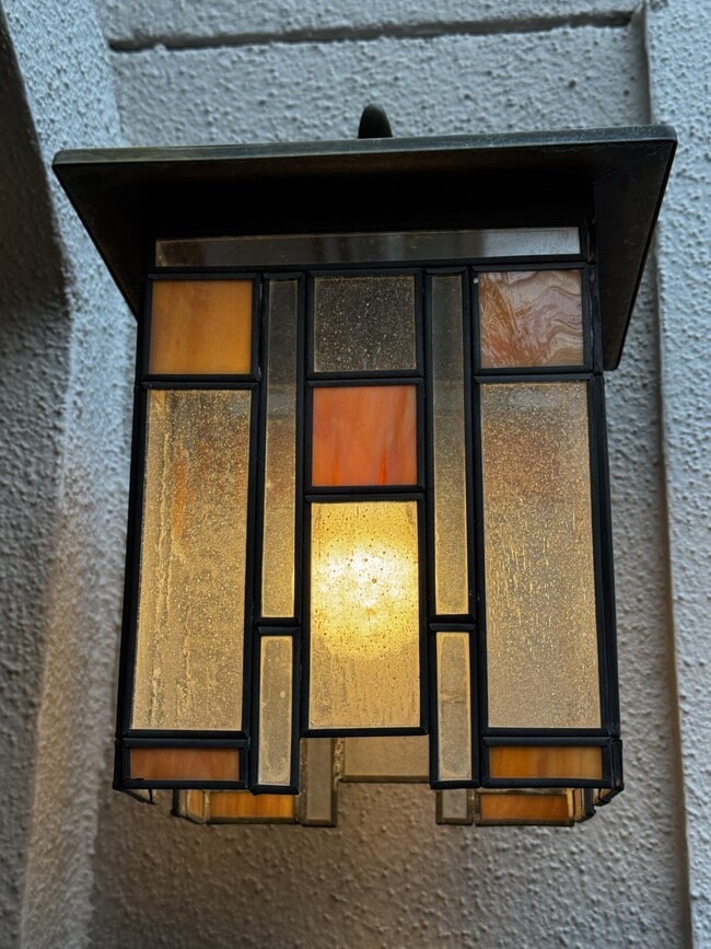 Photo - 4916 Travis St