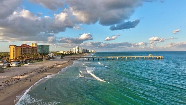 Building Photo - 1932 NE 7th St Unit 1