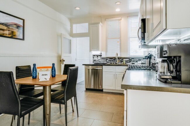 Photo - 1043-1049-1049 Noe St Unit 1049