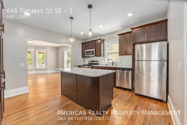 Photo - 646 Thomas St SE Unidad 1