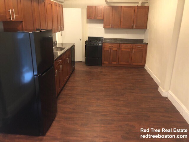 Photo - 1193 Boylston St