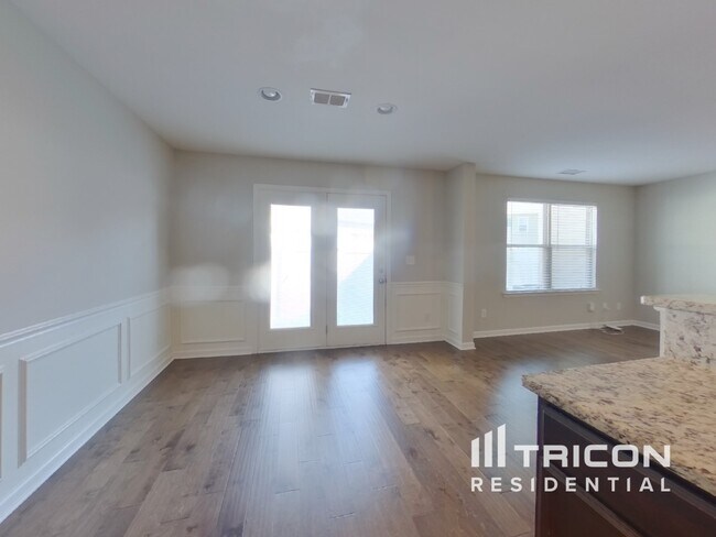 Photo - 1077 Neeleys Bend E