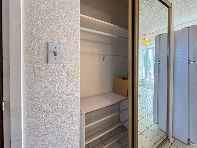 Photo - Beautiful High-Floor 1 Bedroom in Waikiki with Parking Unit 2805