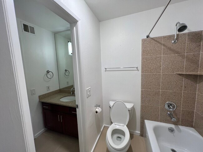 Photo - 1315 A St Unit 304