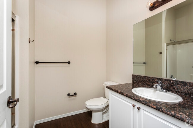2/2 Up Attached Bath To Primary Bedroom