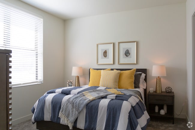 2BR, 2BA - E