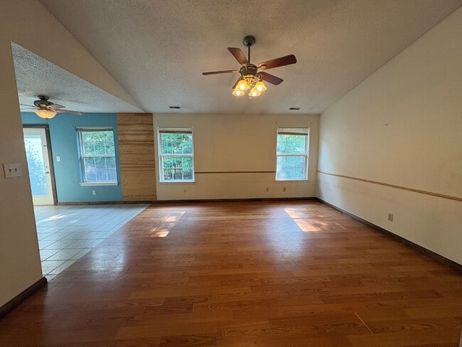 Photo - 1443 Blue Brook Way