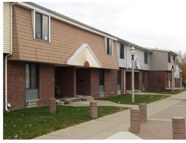 Photo - LaRoy Froh Townhouses