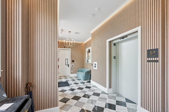 Photo - 100 E Putnam Ave Unit 211