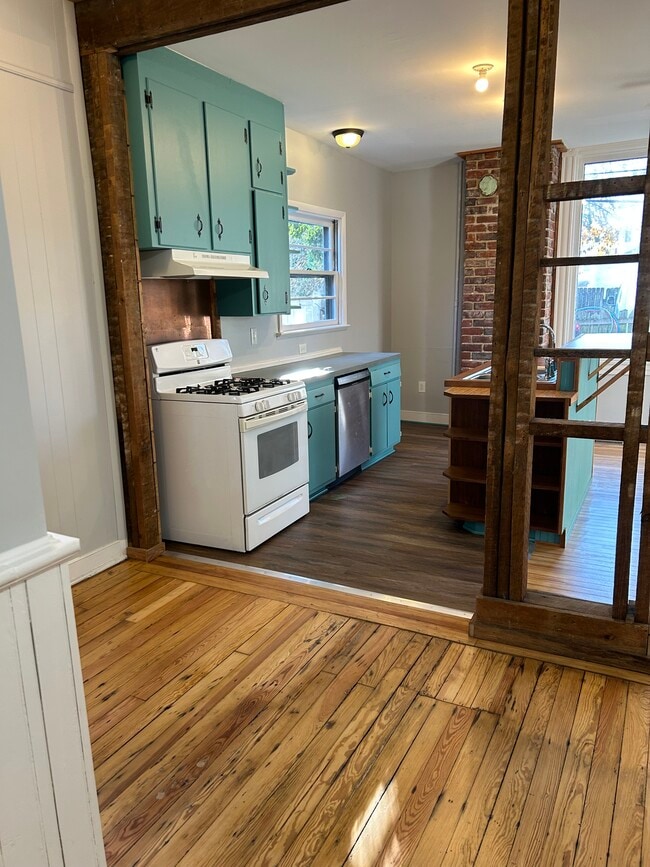 Photo - 1103 Oakwood Ave Unit Apt. 1B