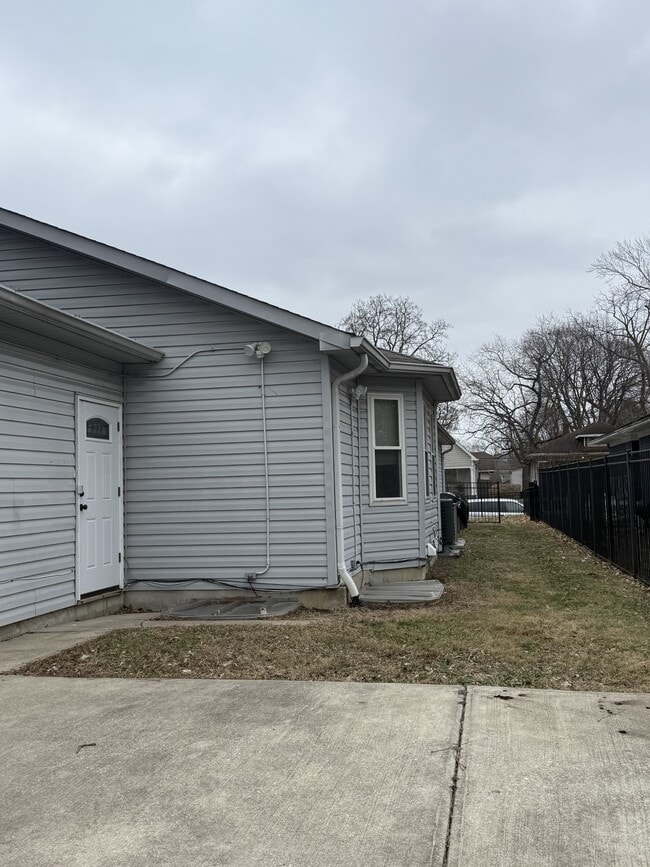 Building Photo - 513 Bernard Ave Unit 513 Bernard Basement