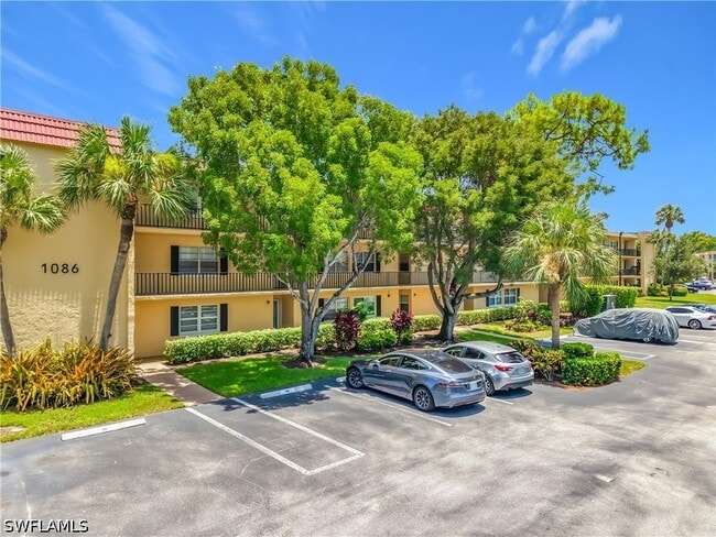 Building Photo - 1086 Forest Lakes Dr
