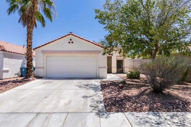 Building Photo - Single-Story Silverado Ranch Home with Spacious Open Layout