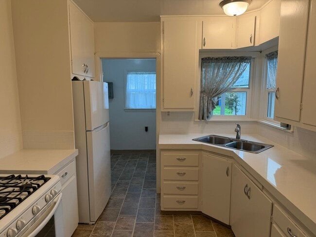 Photo - Great 2 bedroom 1 bath ready to move in