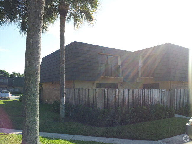 Building Photo - 3802 38th Way Rental