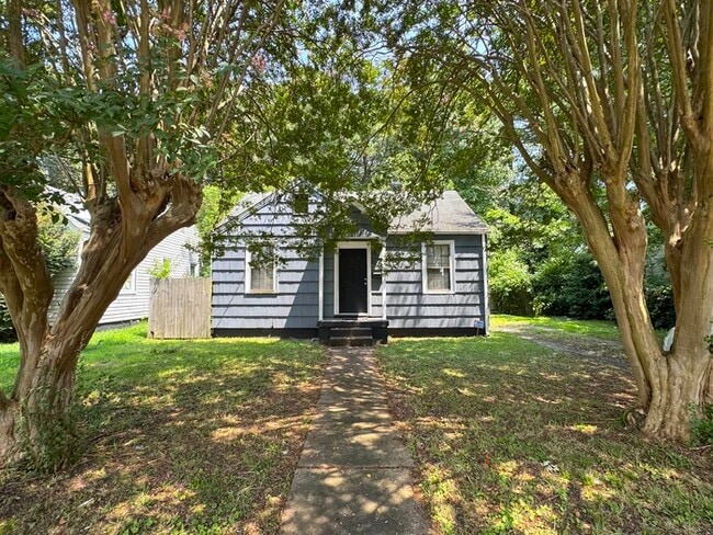 Photo - 6232 Alexander St