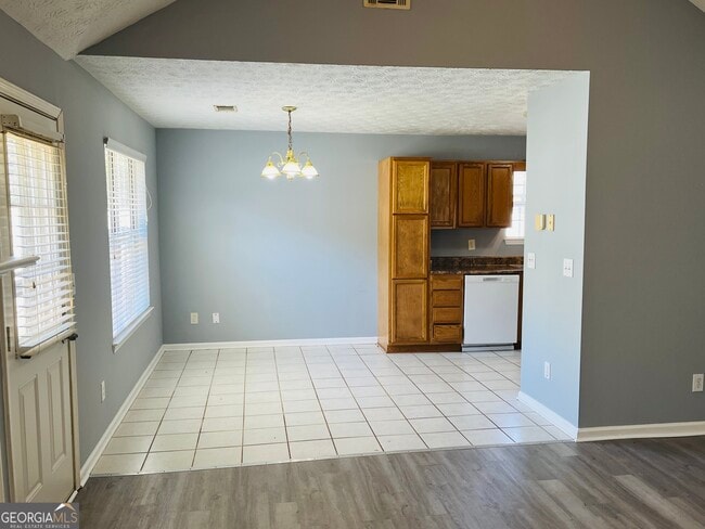 Photo - 405 Peeks Crossing Dr