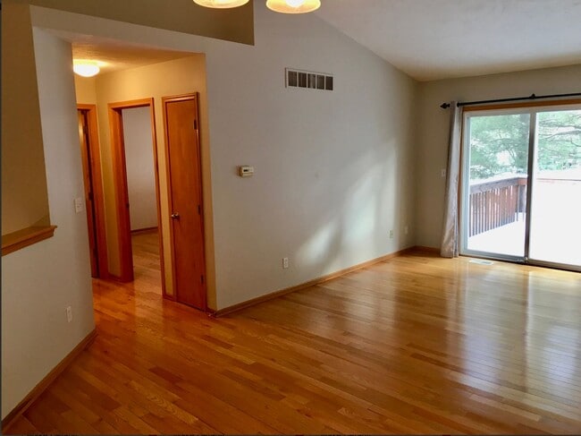 Photo - 2 Bed / 2 Bath Condo with Garage – Clements Mill Village (Forest Hills District)
