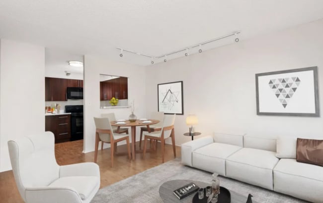 Photo - 1001 N La Salle St