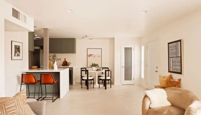 Building Photo - 970 Palm Ave Unit 207