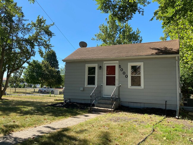 Charming 3 Bedroom 2 bath home in Merle Ha... - Charming 3 Bedroom 2 bath home in Merle Ha...