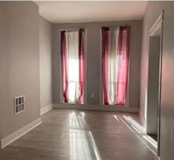 Photo - 5 Bedrooms 2 Bathroom Home