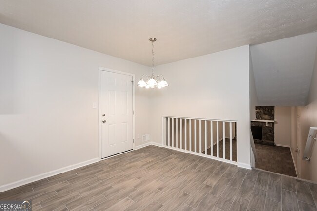 Photo - 174 Slicky Rock Ct