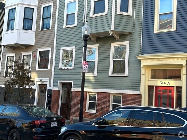 Building Photo - 314 Bunker Hill St Unit 2 Rental