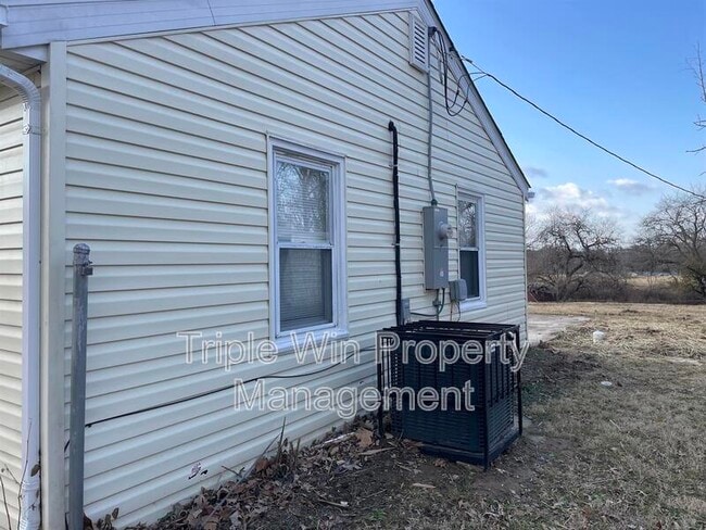 Photo - 10261 Imperial Dr