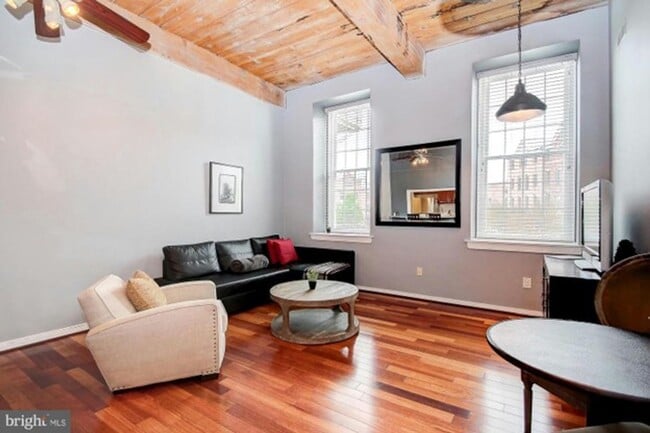 Photo - Gorgeous Canton Shipyard 2bd/2ba Condo w/ ...