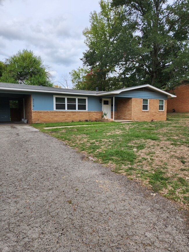 Photo - 3114 Tanglewood Dr