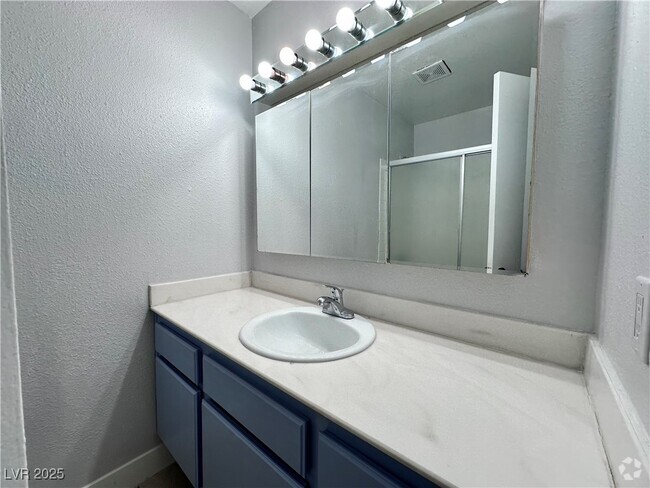 Building Photo - 7130 Mountain Moss Dr Rental