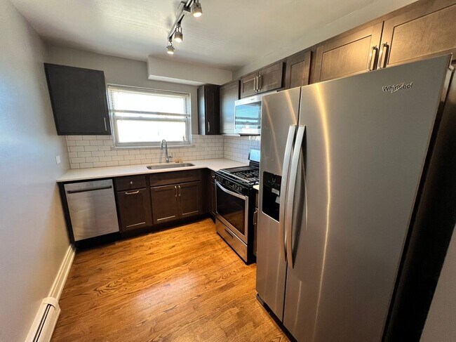 Building Photo - 6401 N Sheridan Rd Unit 15-1106