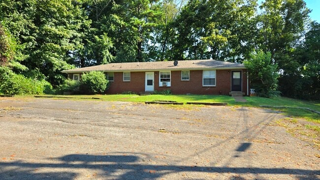 Building Photo - 1503 Golf Club Ln Unit 6